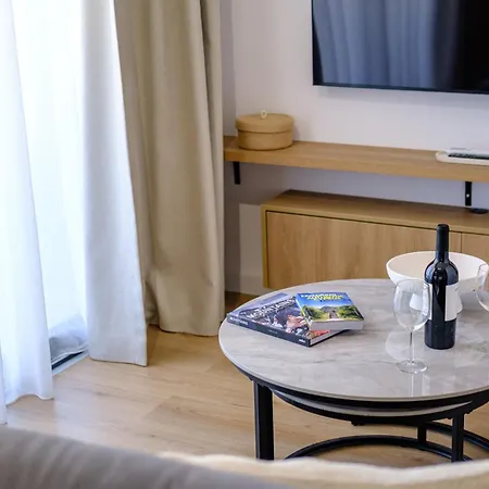 Artemis 103 - Seaside Stories Livadhia