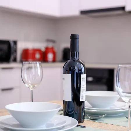 Artemis 103 - Seaside Stories * Livadhia